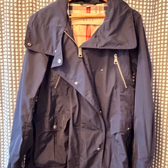 Burberry Navy Rain Coat w/ Foldaway Hood EUC, US Size 14 OFFERS ACCEPTED - Picture 7 of 10